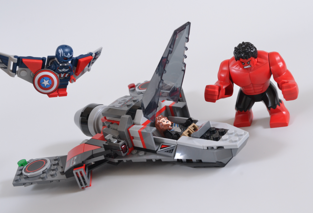 LEGO Marvel 76292 Captain America vs. Red Hulk Battle 48 1024x697