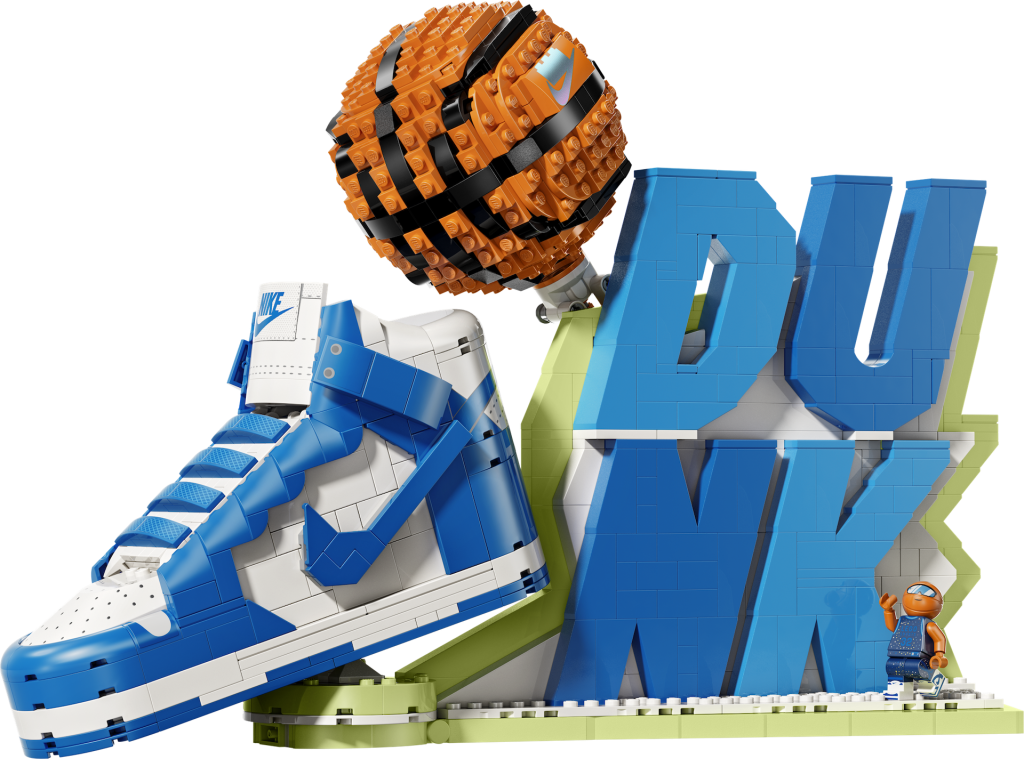 LEGO 43008 Nike Dunk 2 1024x759