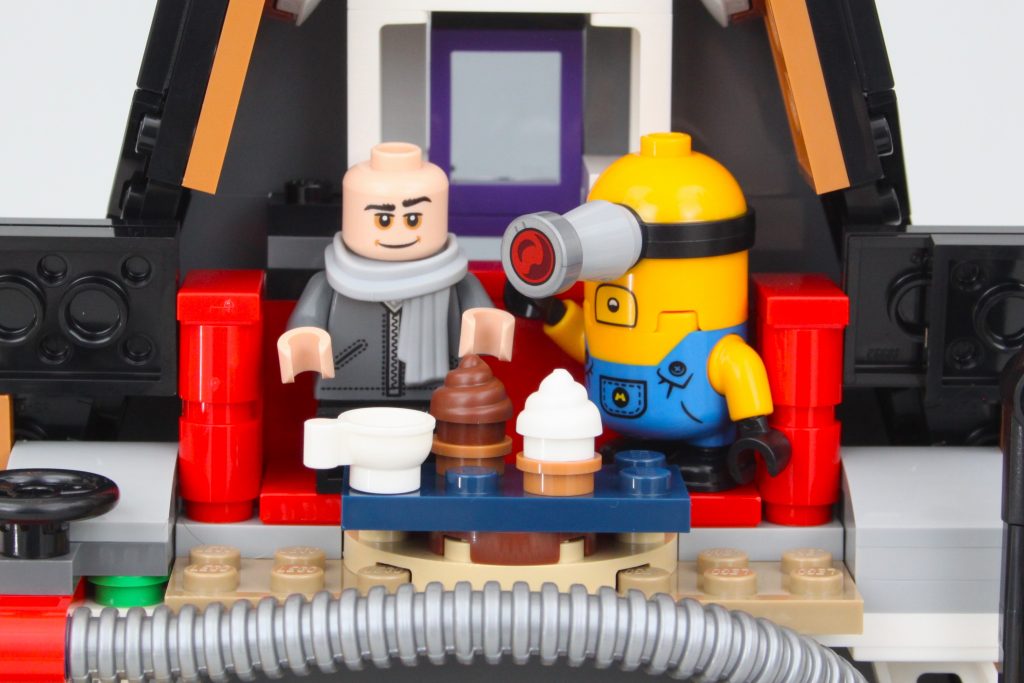 lego despicable me 4 75583 Minions And Grus Family Mansion review 22 1024x683