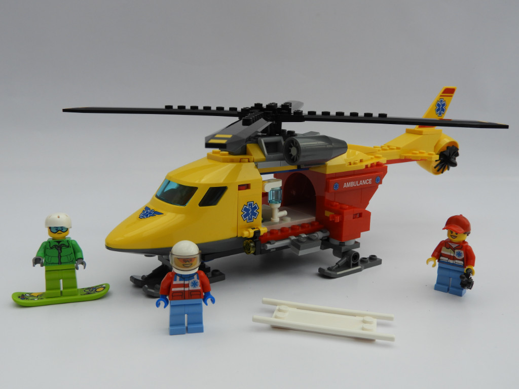 LEGO City 60179 Ambulance Helicopter review