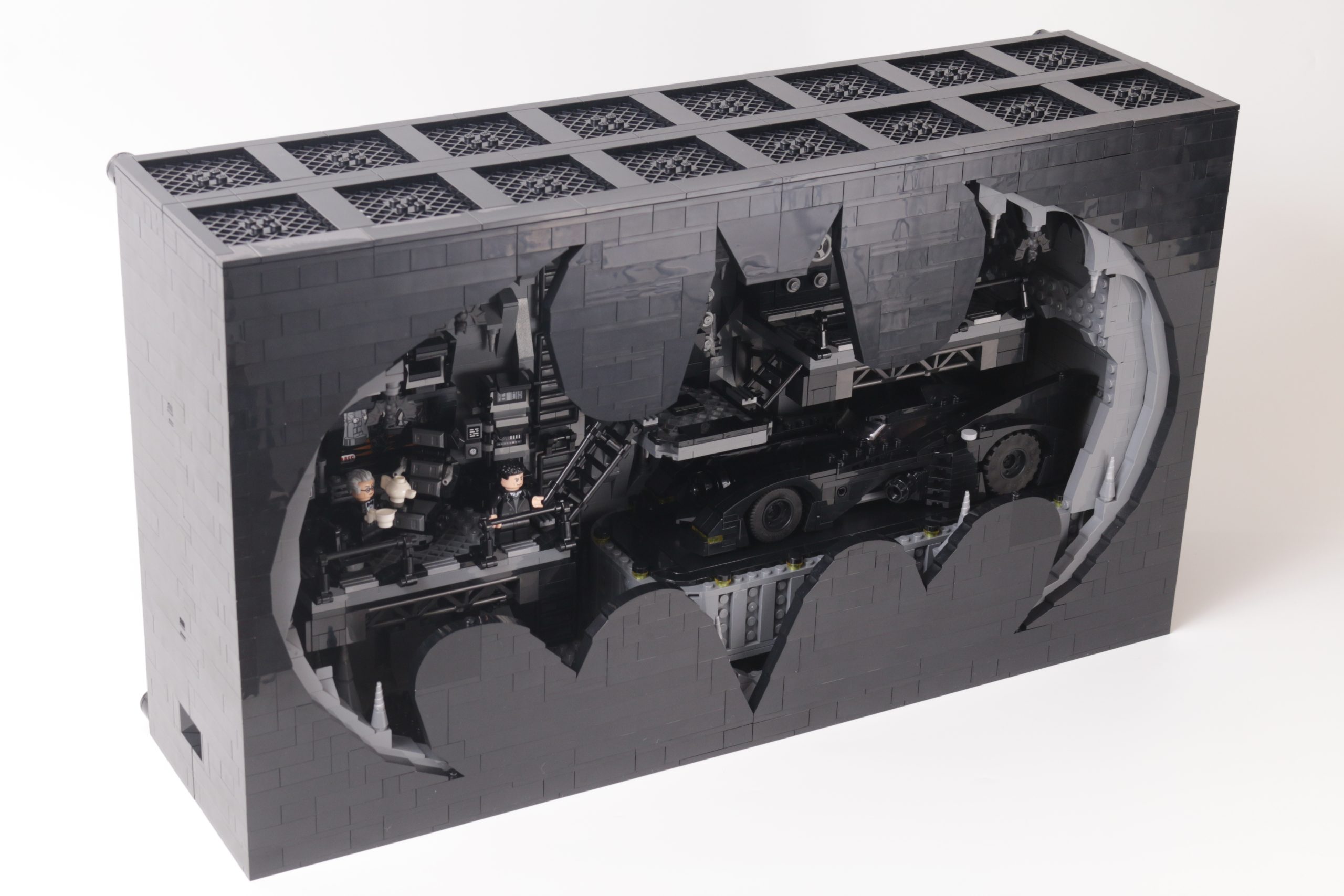 LEGO Batman 76252 Batcave – Shadow Box review 6i scaled