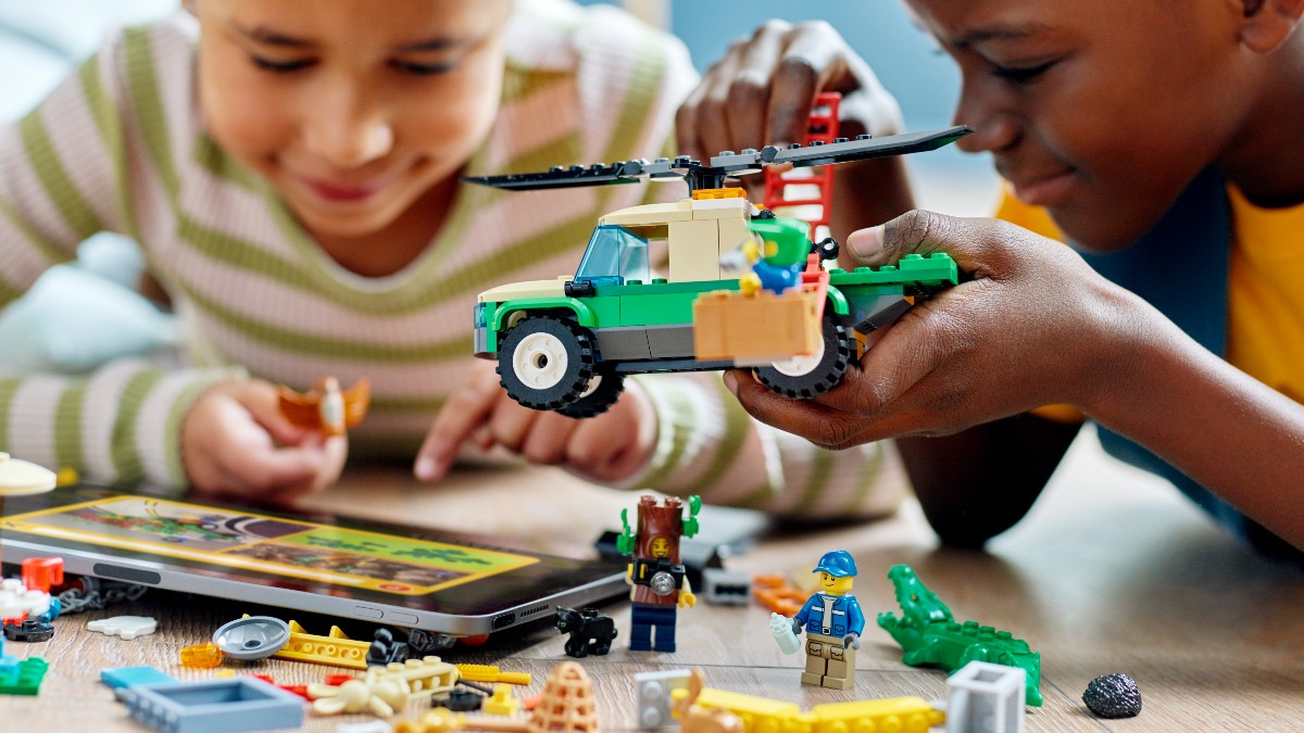 LEGO CITY expands with interactive Missions models