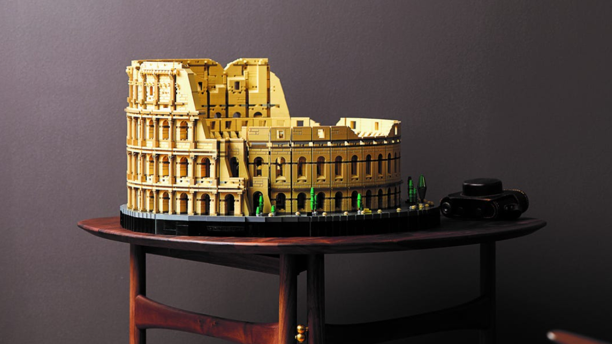 Even animals love the LEGO for Adults 10276 Colosseum