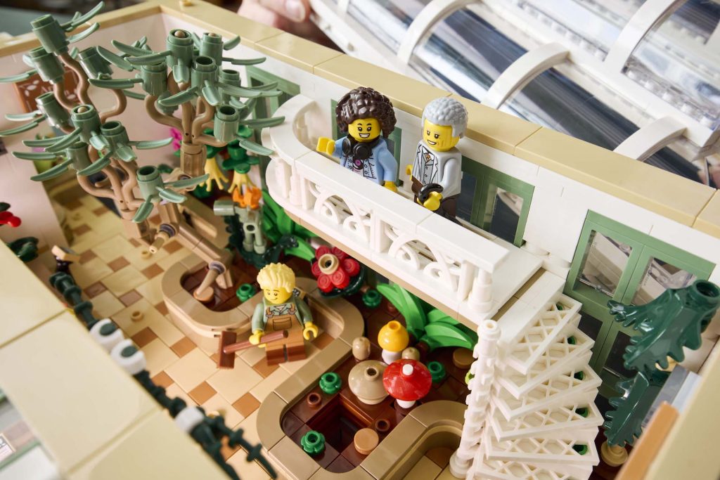 LEGO Ideas 21353 The Botanical Garden 14 1024x683