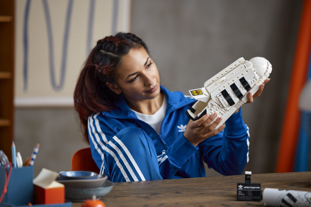 LEGO 10282 Adidas Originals Superstar 15
