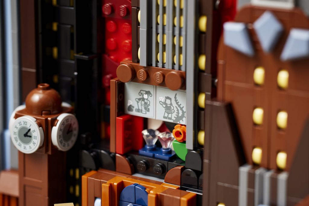 LEGO Batman 76271 Gotham City Skyline 20 1024x683