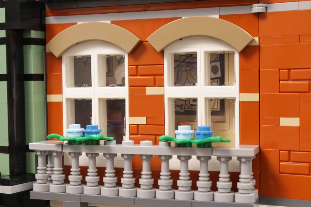 LEGO Icons 10351 Sherlock Holmes Book Nook review 22 1024x683
