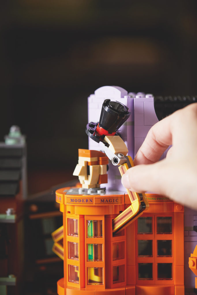 75978 Diagon Alley LEGO Harry Potter lifestyle resized 2