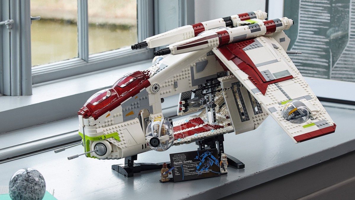 LEGO Star Wars 75309 Republic Gunship designer video released