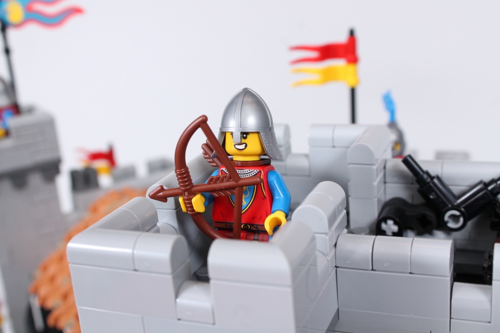 LEGO Icons 10305 Lion Knights Castle critique 3 1024x683