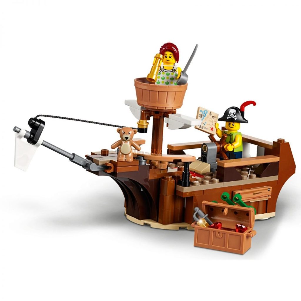 LEGO Creator gets all piratey with 31078 Treehouse