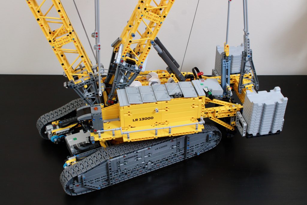 LEGO Technic 42146 Liebherr Crawler Crane LR 13000 review 25 1024x683