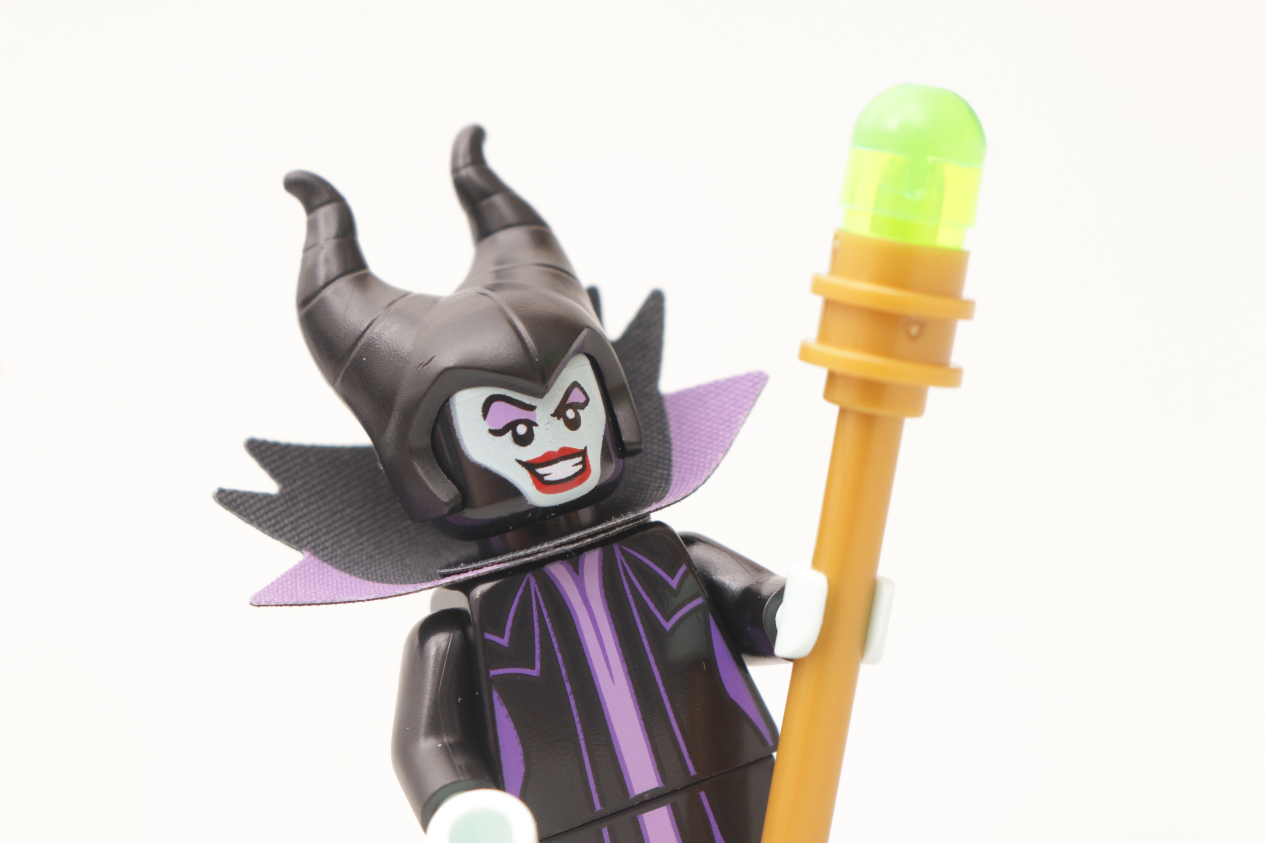 LEGO Disney 100 43227 Villain Icons review 33 scaled