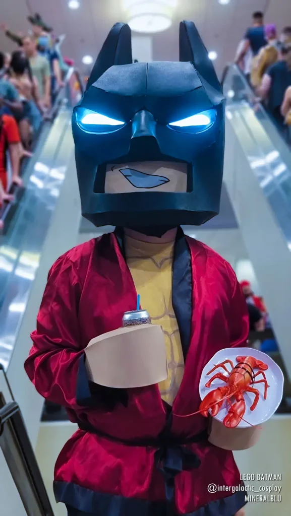 MINERALBLU LEGO Batman cosplay Dragon Con 2022 577x1024