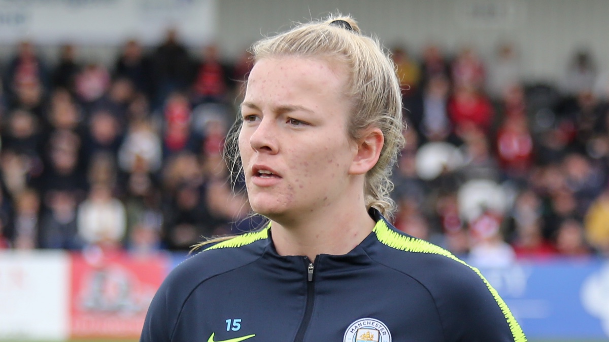 Euro 2022 star Lauren Hemp unwinds with LEGO – but she’s missing Wembley