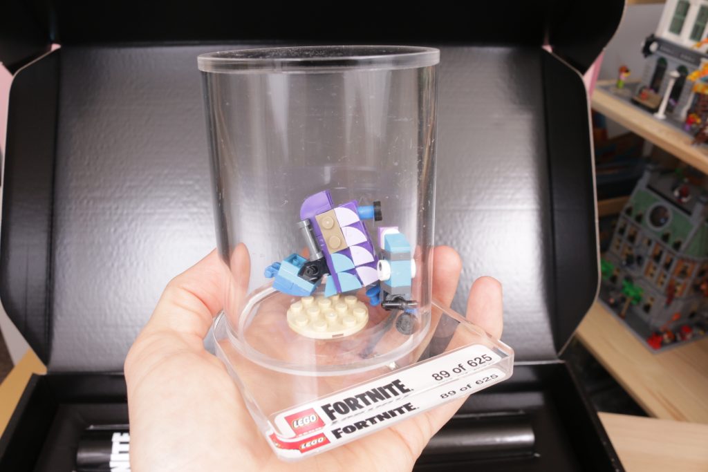 What is inside a LEGO Fortnite gift box 8 1024x683