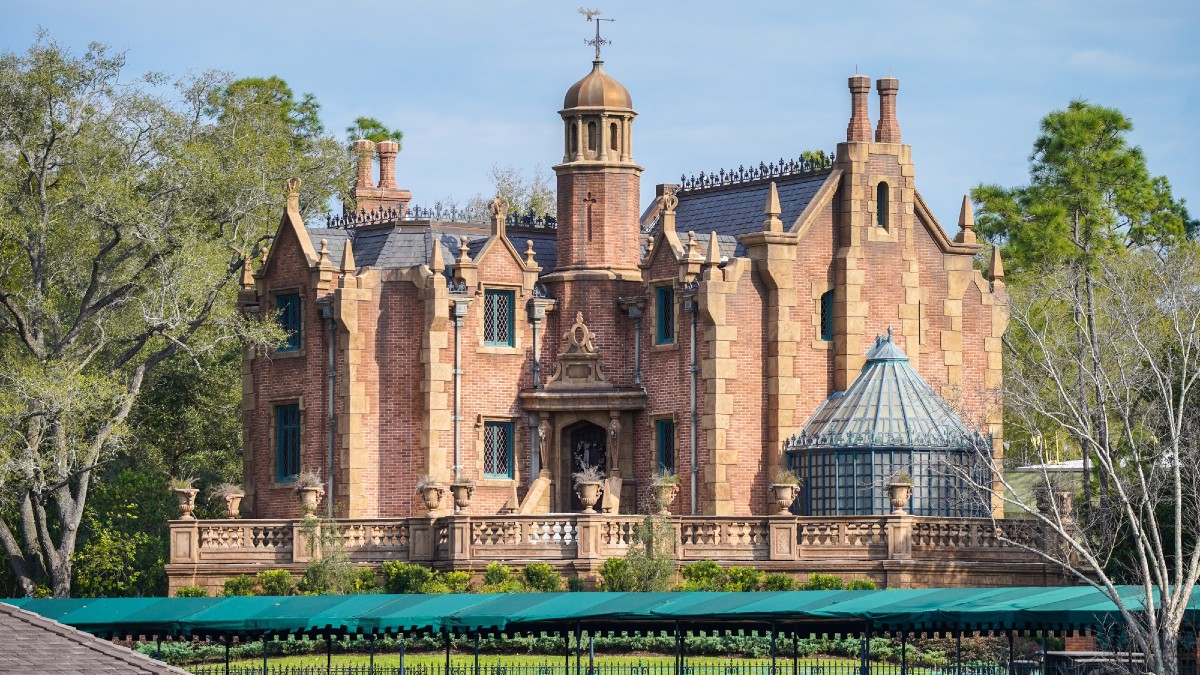 LEGO 40521 Mini Disney The Haunted Mansion rumoured