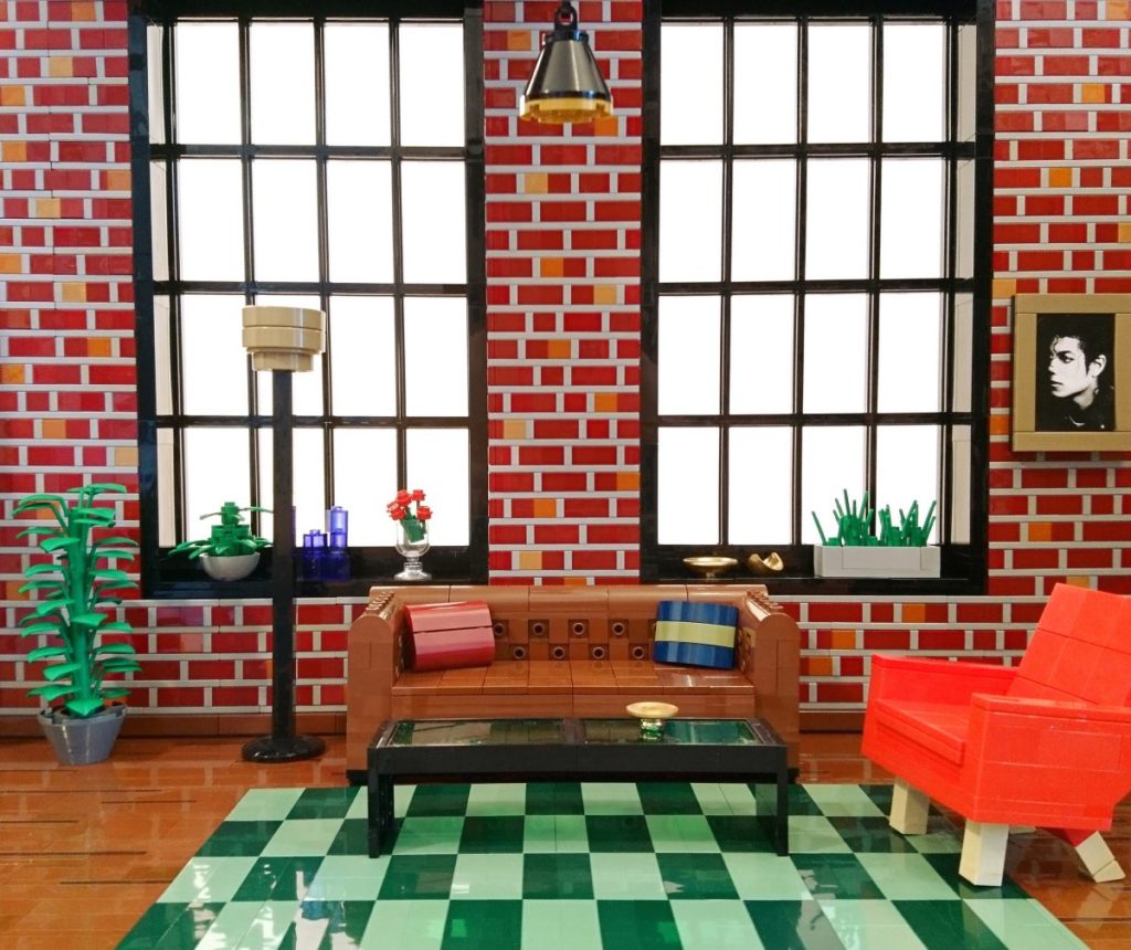 Brick Pic of the Day: Lazy Sunday lounging