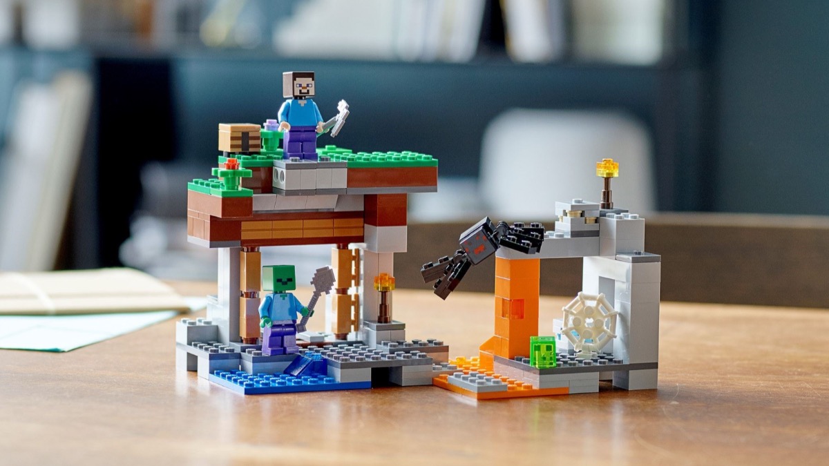 First list of LEGO Minecraft sets for 2022 arrives online
