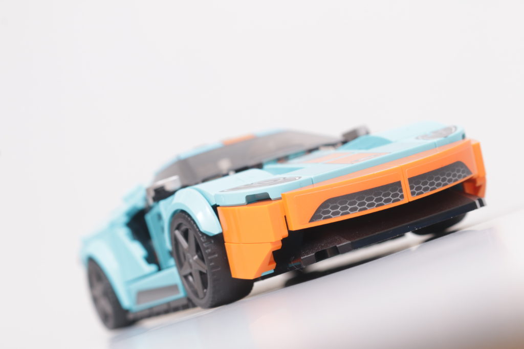 LEGO Speed Champions 76905 Ford GT Heritage Edition and Bronco R review 13