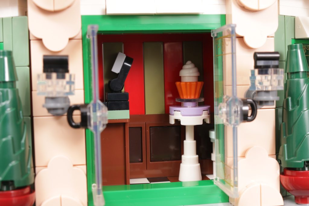LEGO Icons 10362 French Cafe review 17 1024x683