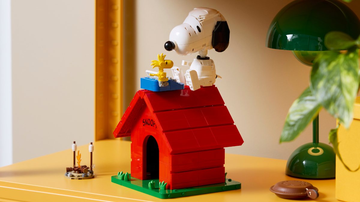 LEGO Ideas 21368 Peanuts: Snoopy's Doghouse revealed