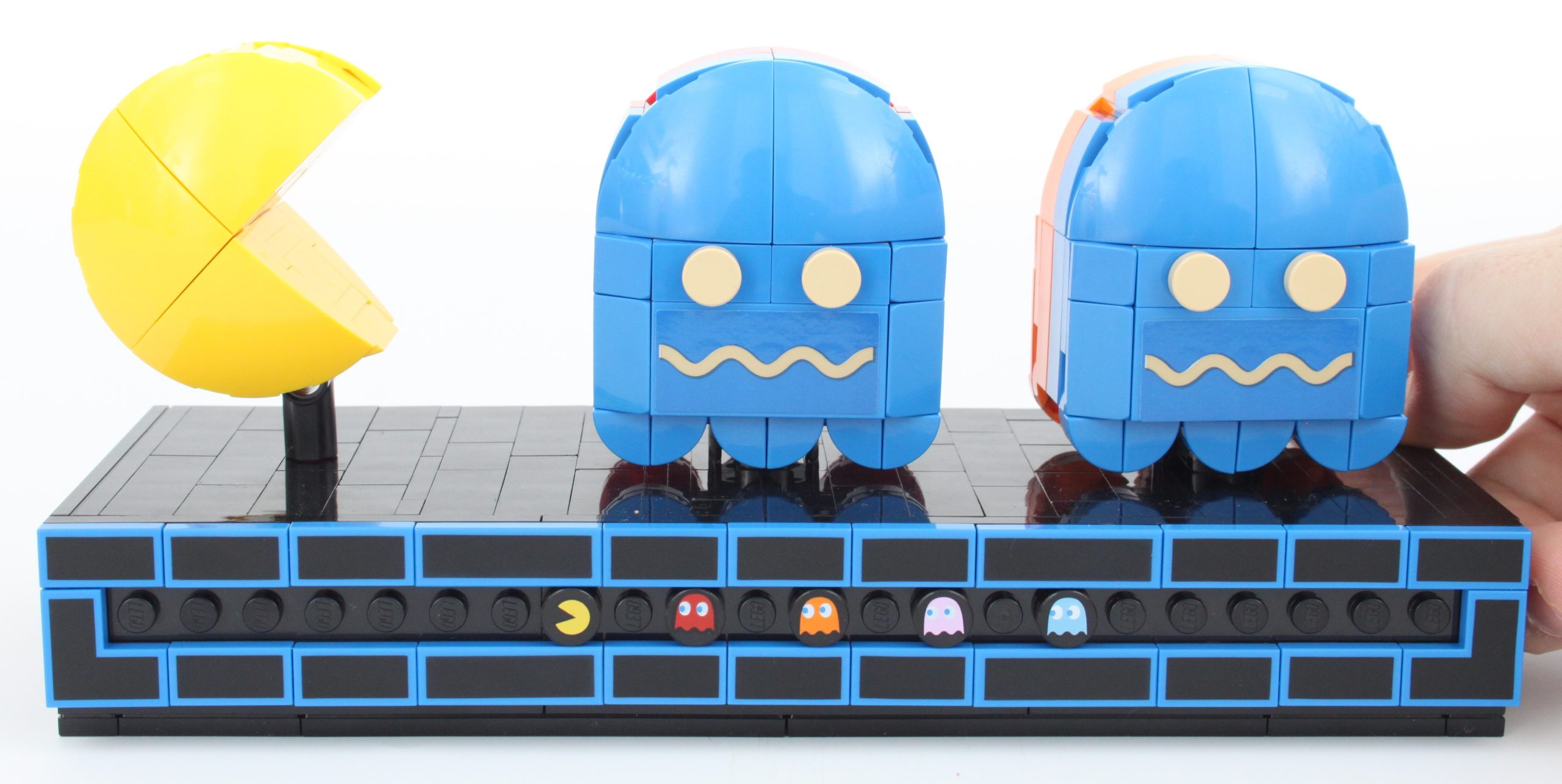 LEGO Icons 10323 PAC MAN Arcade review 48 scaled