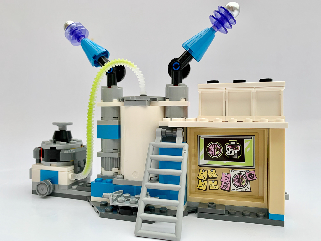 LEGO Hidden Side 70418 JBs Ghost Lab 14