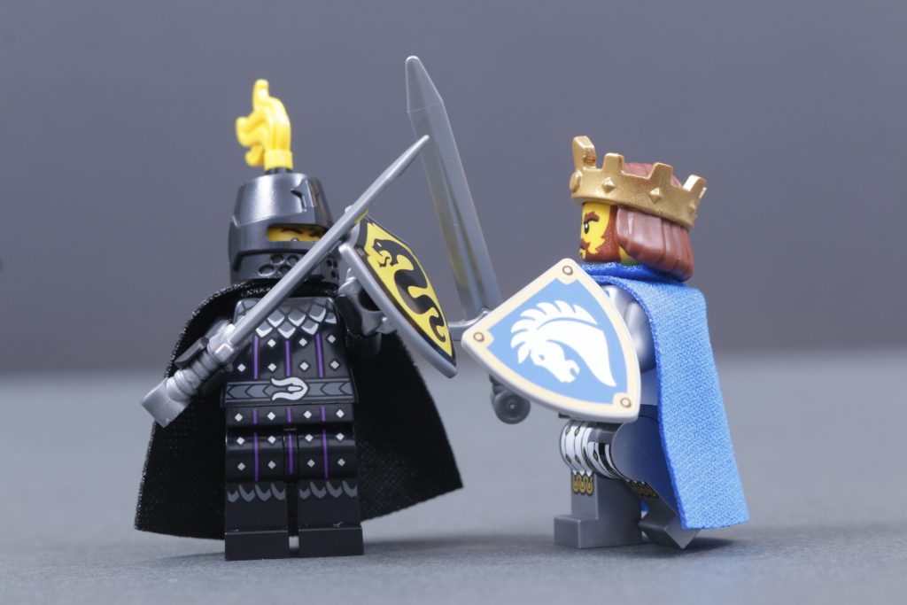 31168 Medieval Horse Knight Castle minifigures comparison 10 1024x683
