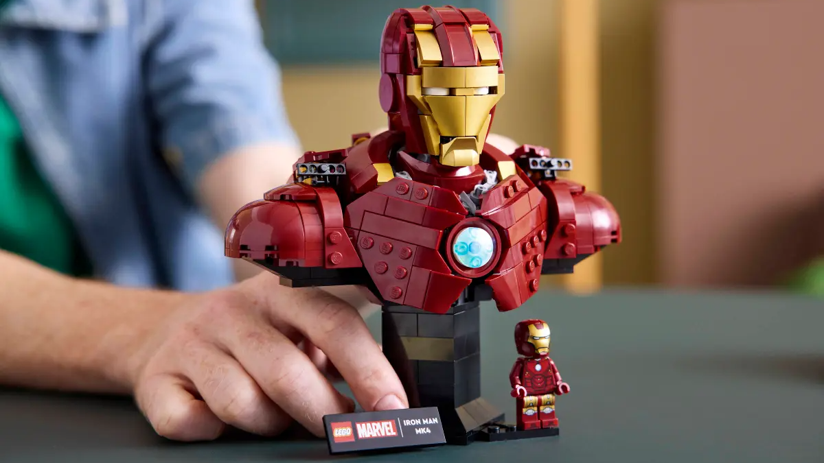 LEGO Marvel bust’s minifigures prove frustrating for some fans