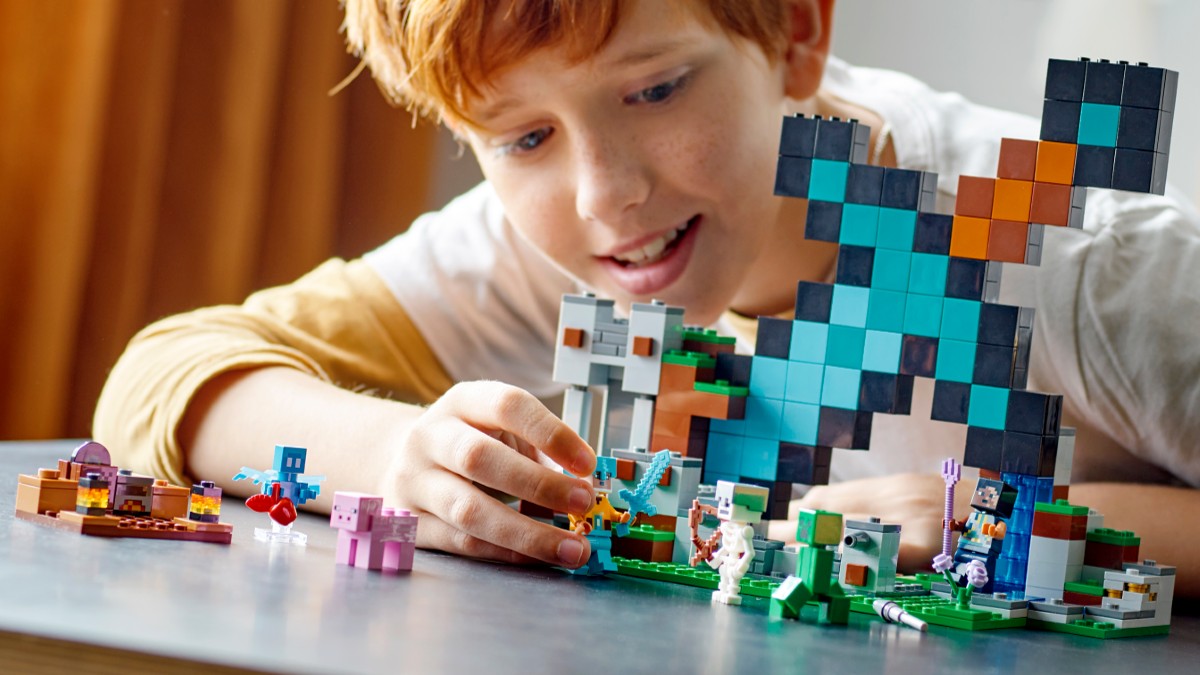 LEGO introduces another minifigure and first mini-doll with vitiligo