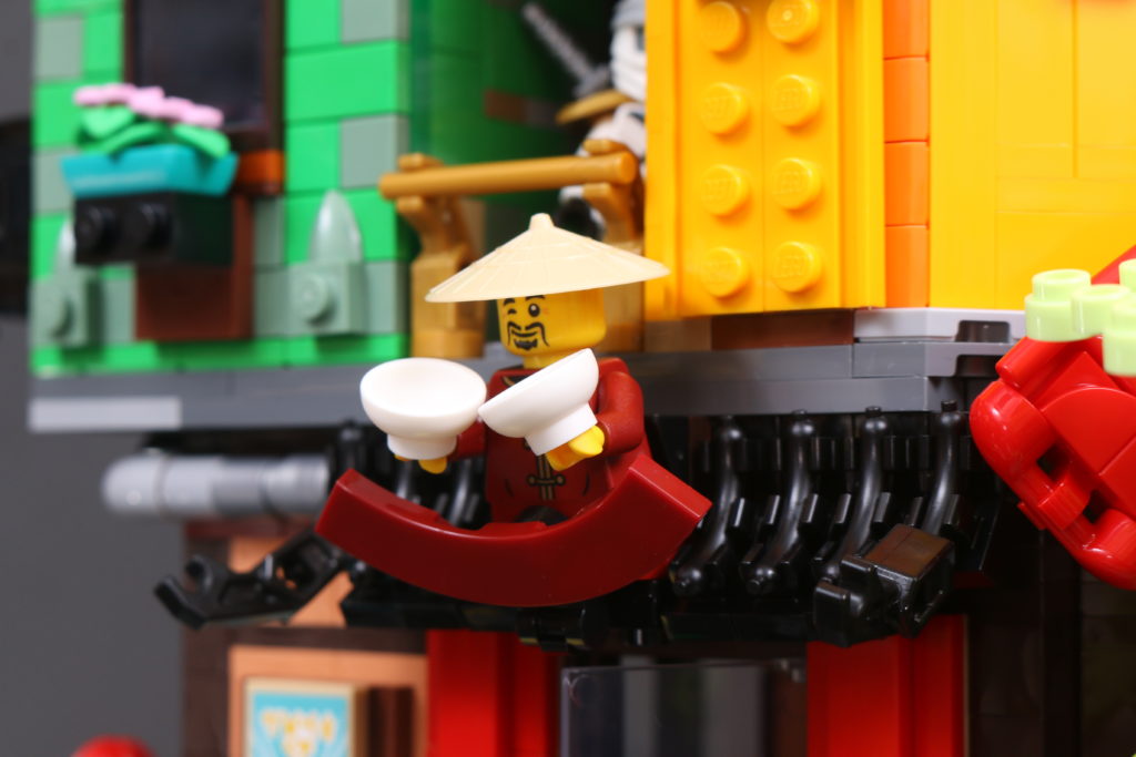 LEGO NINJAGO 71741 NINJAGO City Gardens review 42