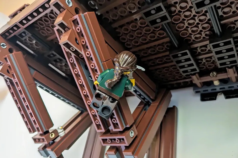 LEGO Ideas Cliffside House 12