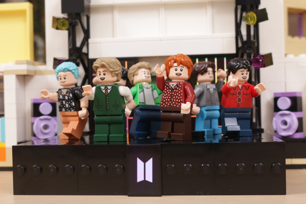 LEGO Ideas 21339 BTS Dynamite Bangtan Boys Jin Suga j hope RM Jimin V Jung Kook review 55 1024x683