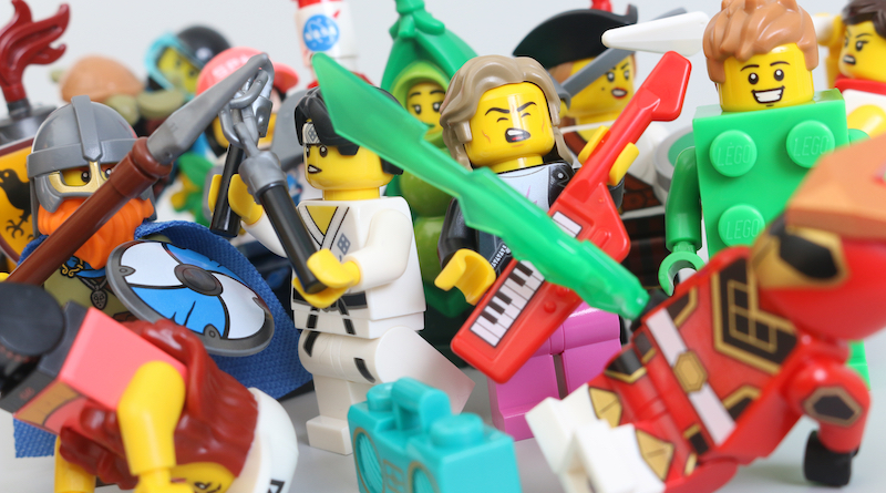 LEGO Collectible Minifigures Series 20 review