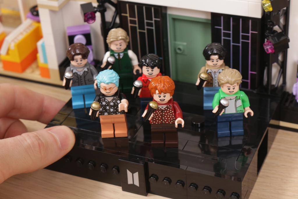 LEGO Ideas 21339 BTS Dynamite Bangtan Boys Jin Suga j hope RM Jimin V Jung Kook review 3 1024x683