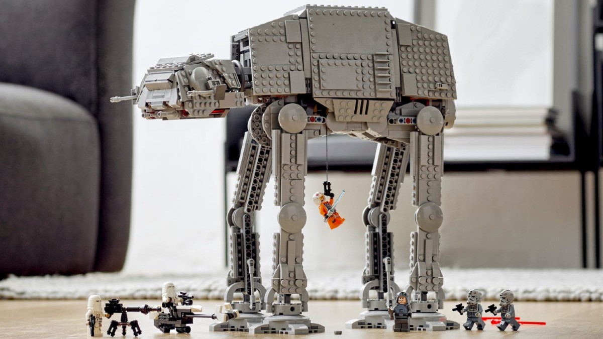 Has LEGO leaked the Star Wars UCS 75313 AT-AT?