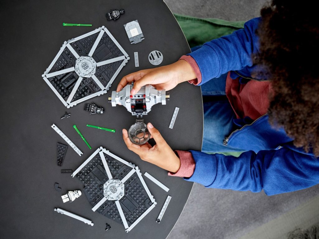 LEGO Star Wars 75300 Imperial TIE Fighter 3