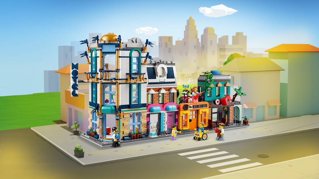 LEGO Creator 3 in 1 31141 Main Street 1 1024x576
