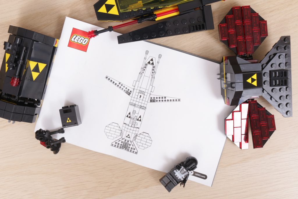 LEGO Space 40580 Blacktron Cruiser gift with purchase review 21 1024x683