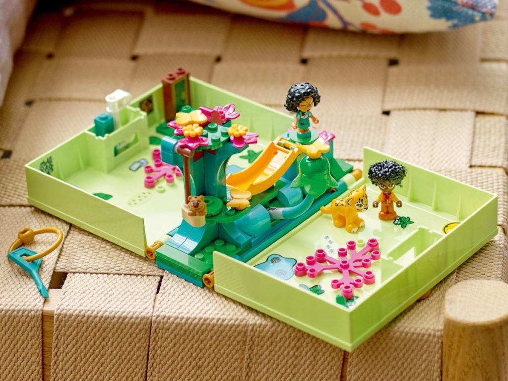 LEGO Disney 43200 Antonios Magical Door 4 1024x768