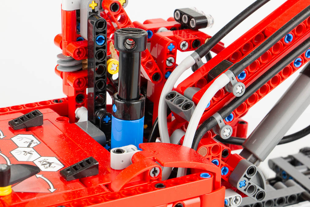 42144 Technic Material Handler 11