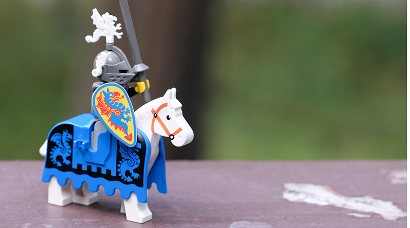 Brick Pic of the Day: Riding into battle