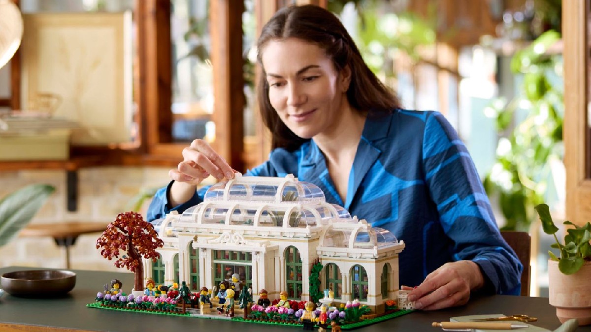 Five insights into LEGO Ideas 21353 The Botanical Garden from the designer