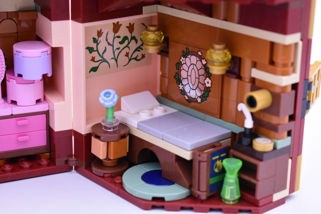 LEGO Wicked 75683 Glinda Elphabas Dormitory review 14 1 1024x683