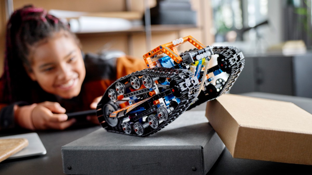 £30 off LEGO Technic 42140 App-Controlled Transformation Vehicle at Zavvi
