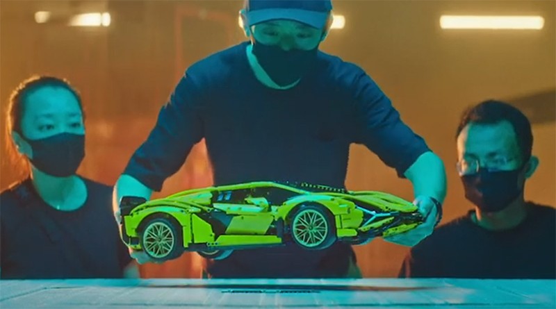 Inside the LEGO Technic 42115 Lamborghini Sián FKP 37 launch video