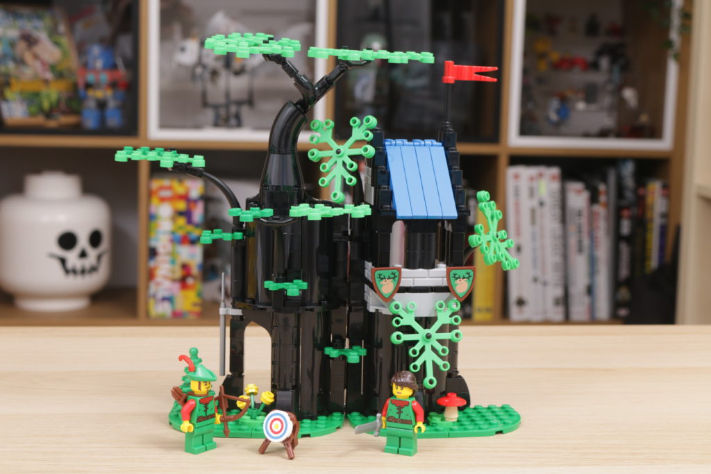 LEGO Castle 40567 Forest Hideout gift with purchase review 19 1024x683