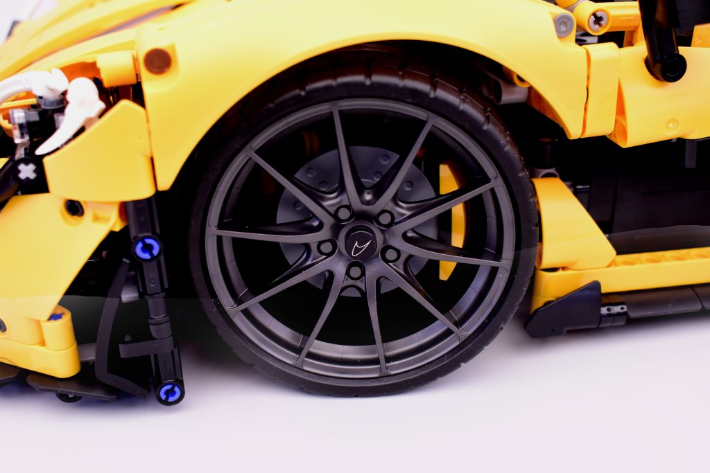 LEGO Technic 42172 McLaren P1 review 17 1024x683