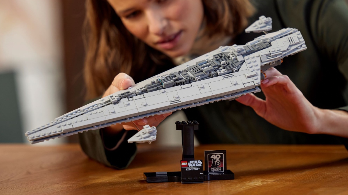 LEGO Star Wars 75356 Executor Super Star Destroyer featured 1
